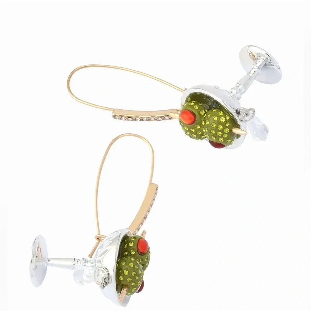 🫒🍸BETSEY JOHNSON MARTINI COCKTAIL RIG AND EARRING SET🍸🫒NWT